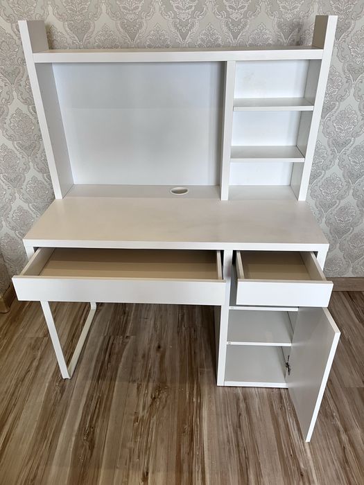 Стол письменный Икеа