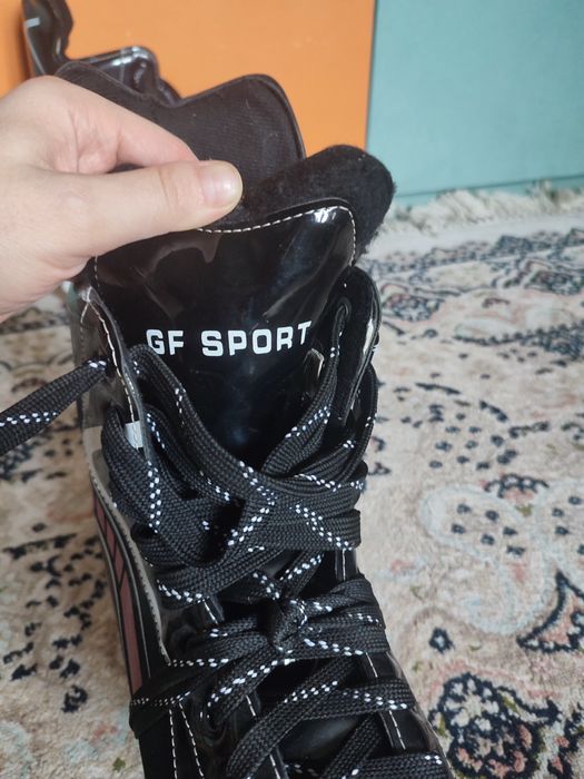 Продам коньки...