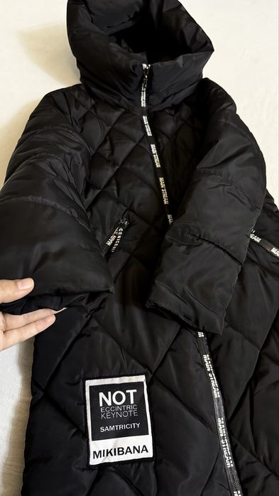 Женская куртка. Черная.