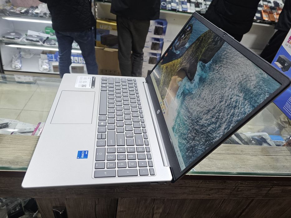 Почти новый сенсорный  HP Core i5 13-поколения!