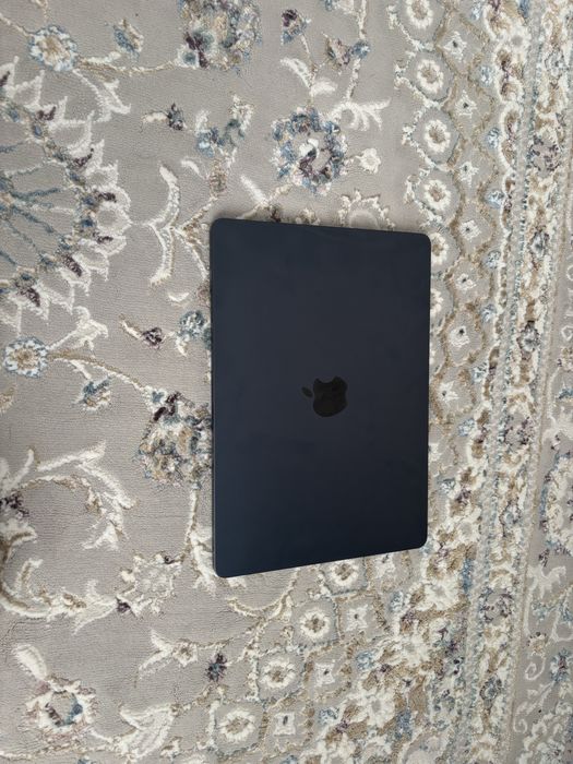 Продам MacBook air m2