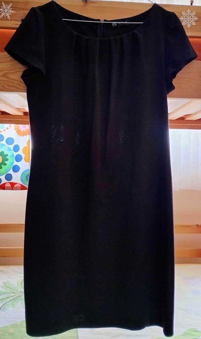 Vând rochii mărimea M