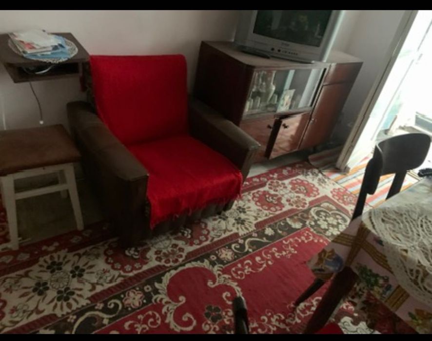 Canapele extensibile și mobilier gratis