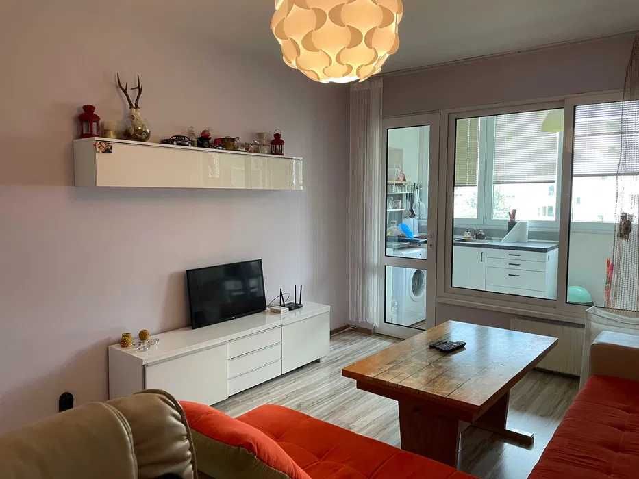 Дава се под наем Двустаен апартамент в София, Дружба 2 - 55 кв.м за 340 € - Снимка #1