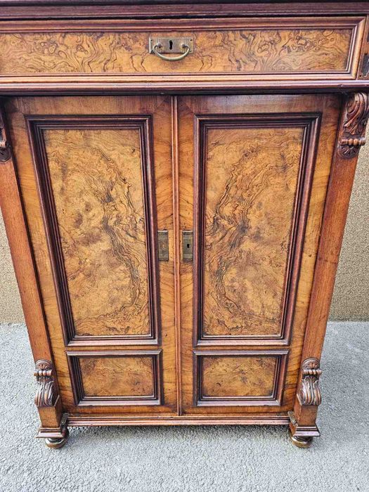 Шкаф в стил Бидермайер с интарзия