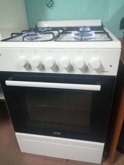 Продам. Газ плиту