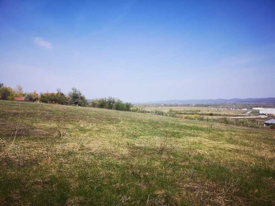 Teren extravilan si intravilan de vanzare total 12264 mp