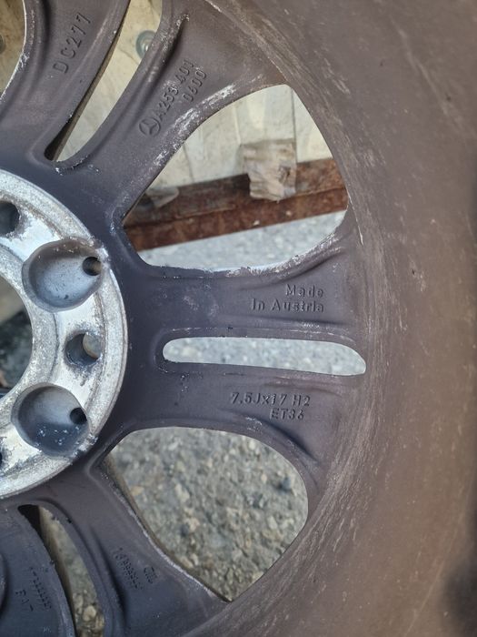 Set Glc complet Jante Aliaj 17Mercedes OEM Cu Anvelope Iarna 235 65 17