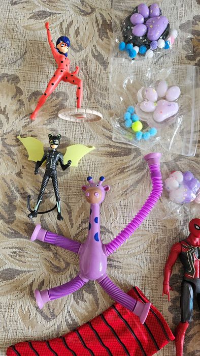 Пакет игрушек (много разных)