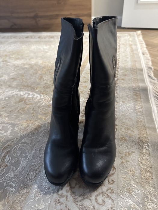 Ботинки зимные с каблуком 38