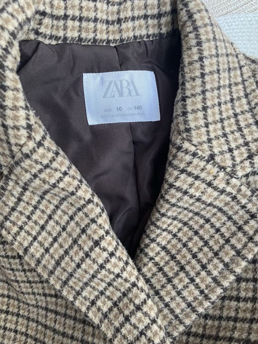 Palton Zara pentru o fată de 10 ani (înălțime 140 cm)