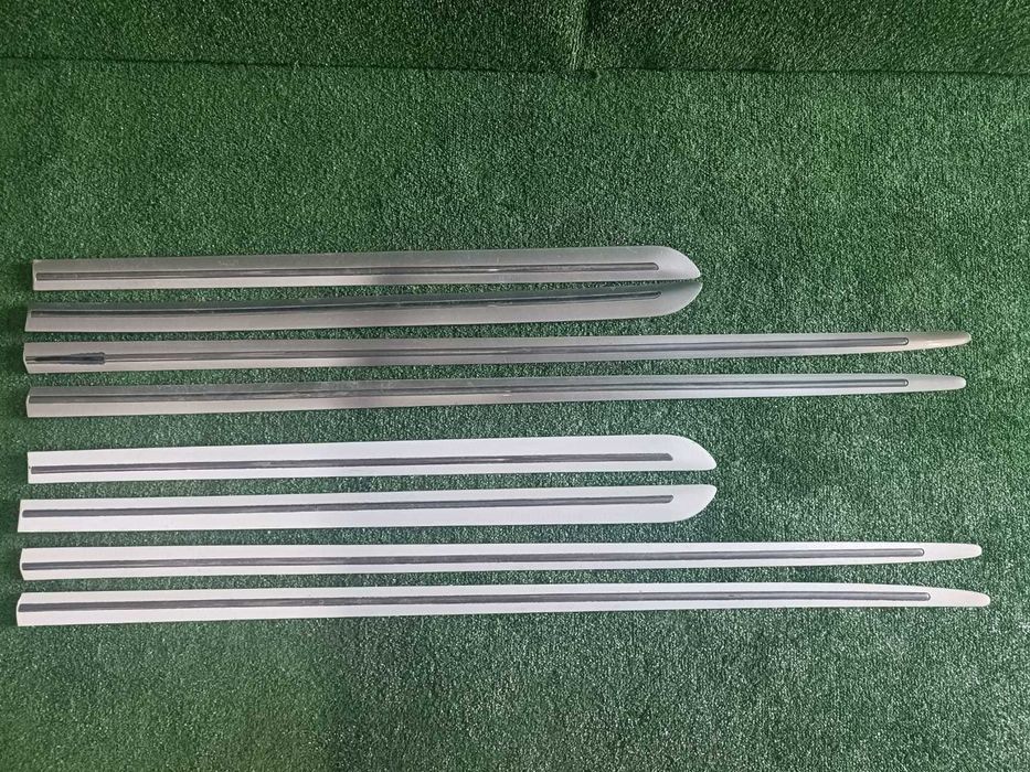 Оригинальный молдинг дверей от Toyota Camry 30 35