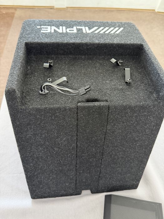 Subwoofer Alpine SWE 815 fara amplificator fara comanda bas
