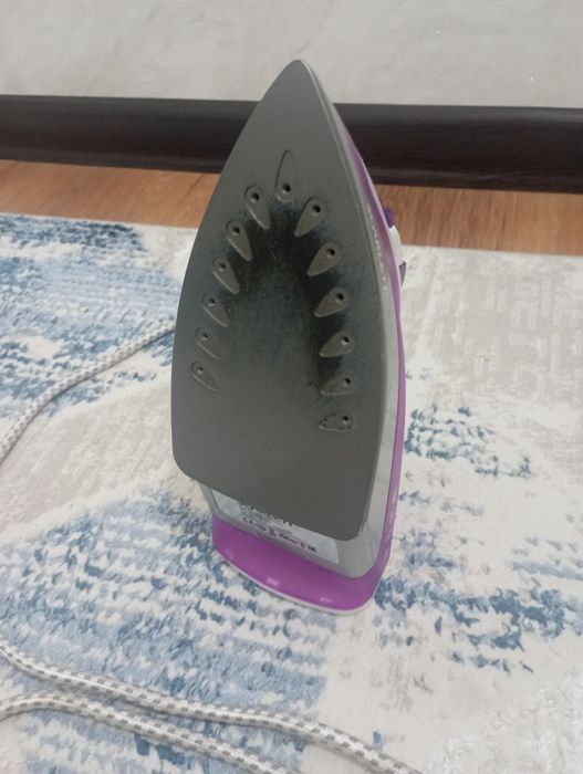 Продаем утюг Scarlett