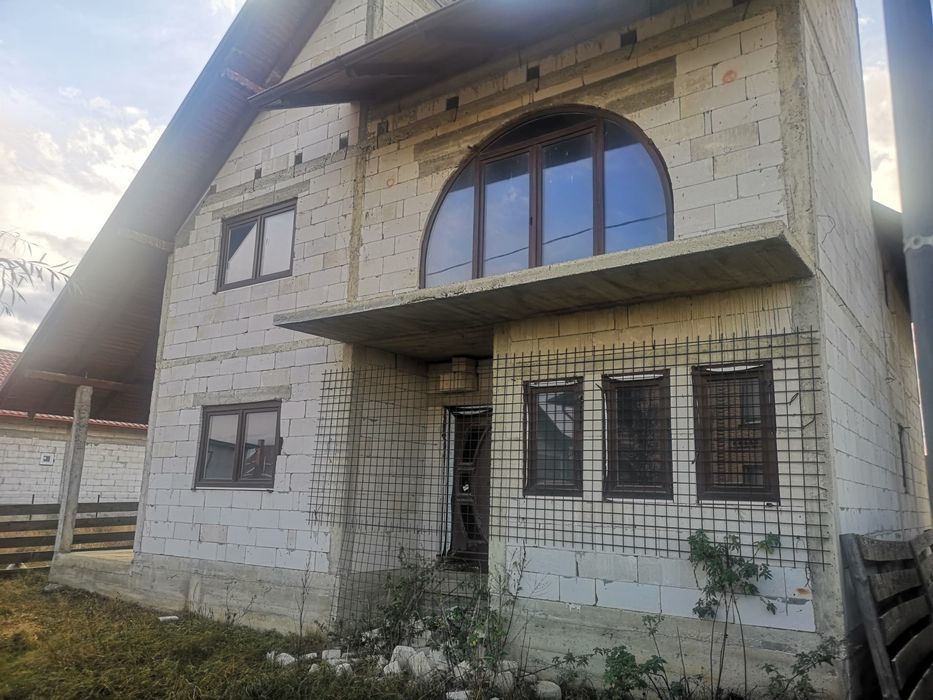Casă la roșu 200mp in Rădăuți