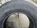 Две  чисто  нови  гуми