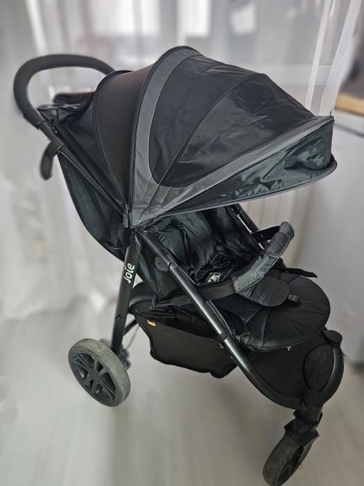 Коляска прогулочная Joie Litetrax