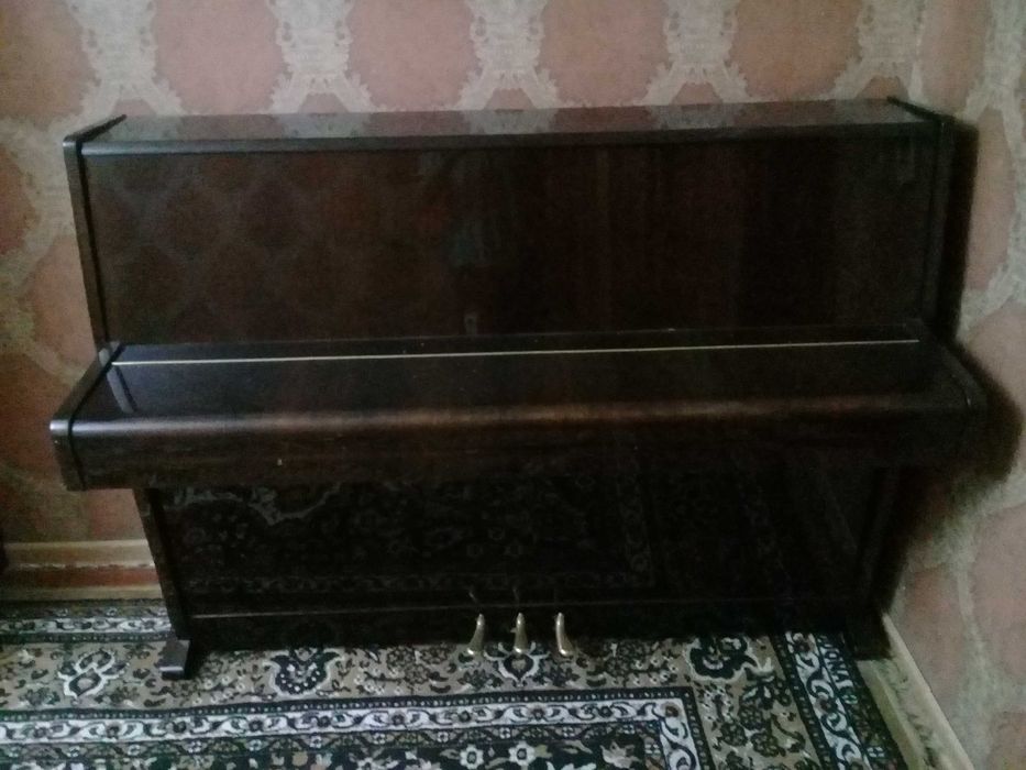 Пианино Weinbach. Есть пасспорт