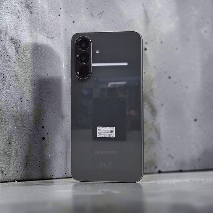 Samsung Galaxy A56 256 GB Graphite Impecabil