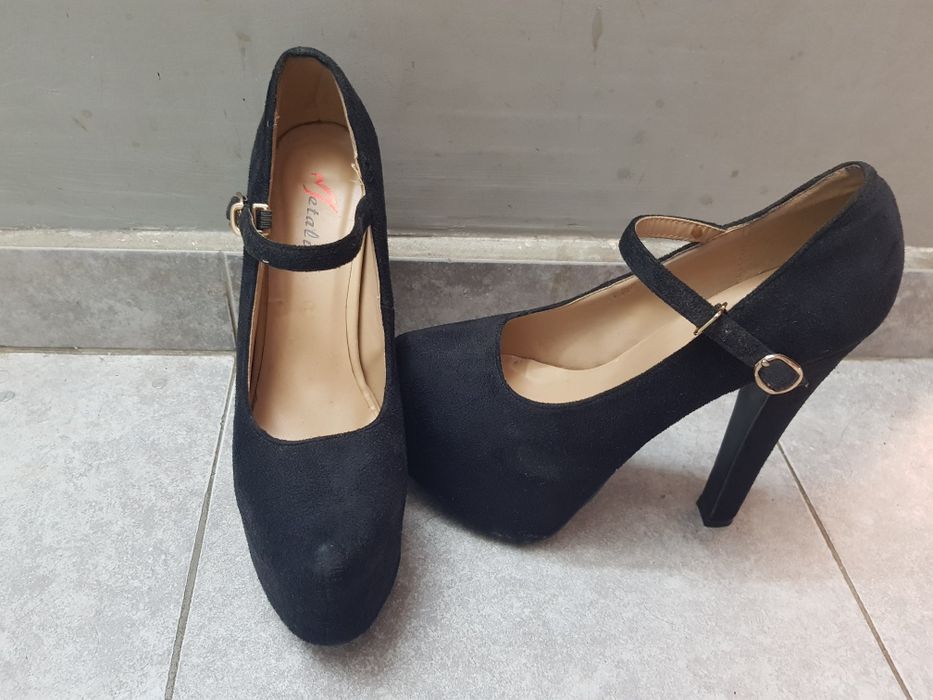 Стилни дамски обувки