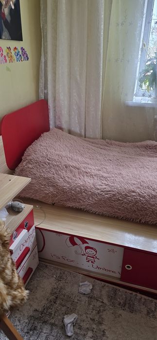 Продам кровать для девочки подростка