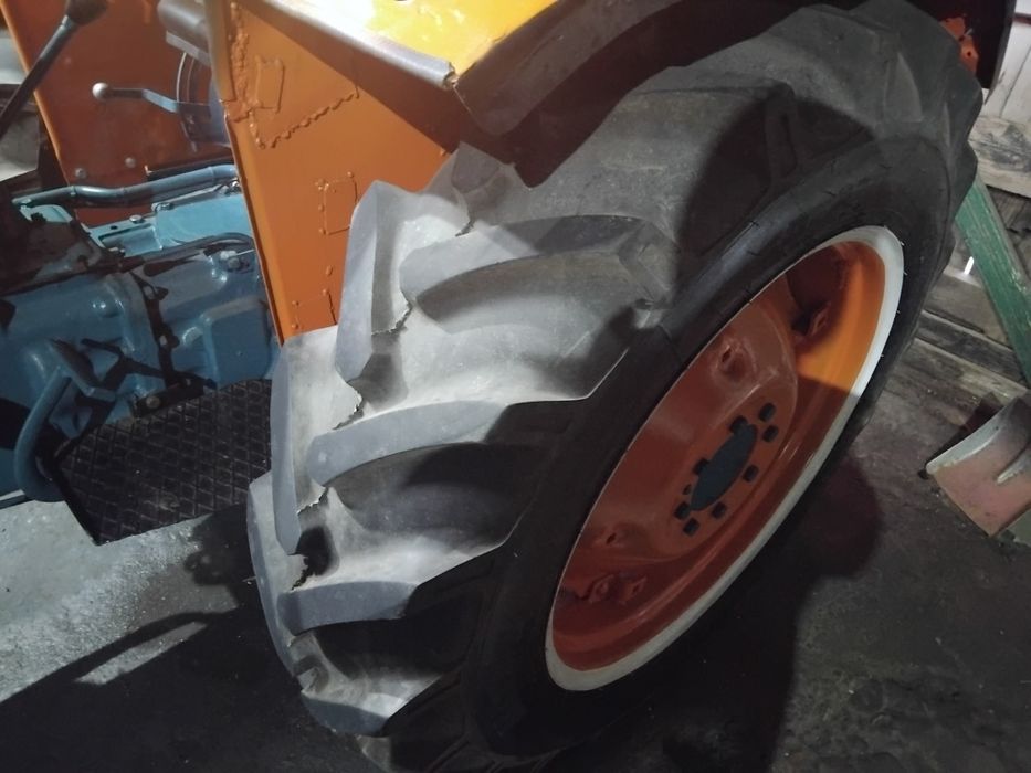 De vanzare tractoras fiat 415