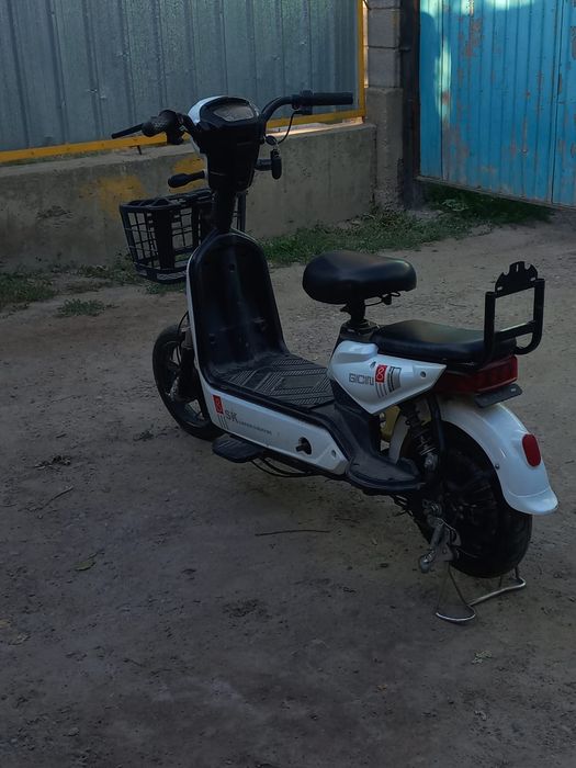 Скутер  ск8 на ходу