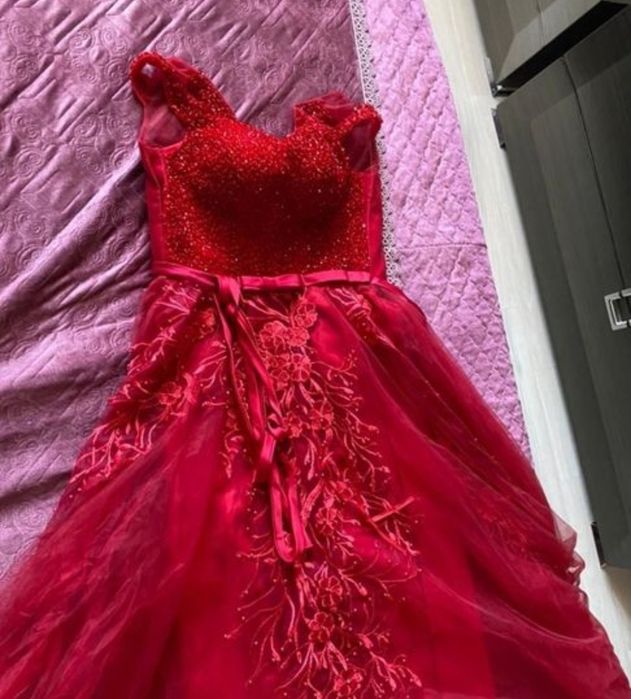 Продам платье женс