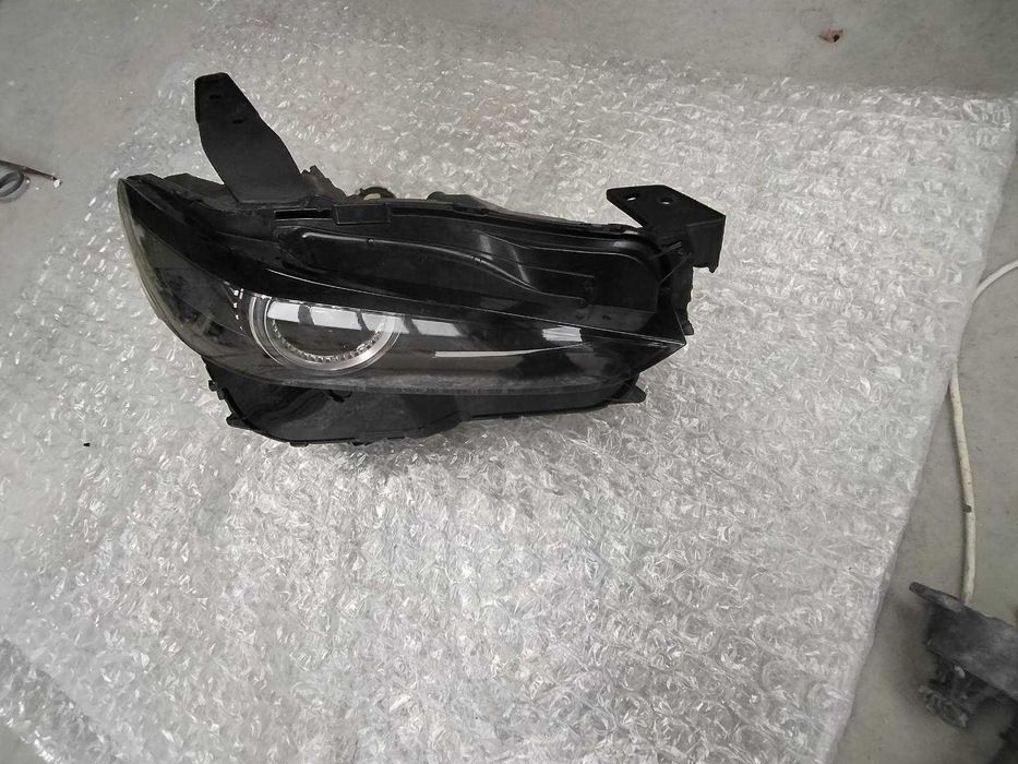 Десен фар за Mazda CX-30