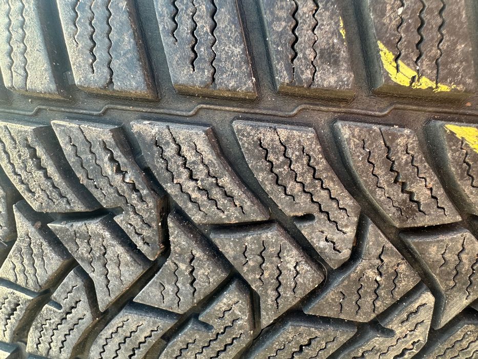 Продавам зимни гуми Дънлоп