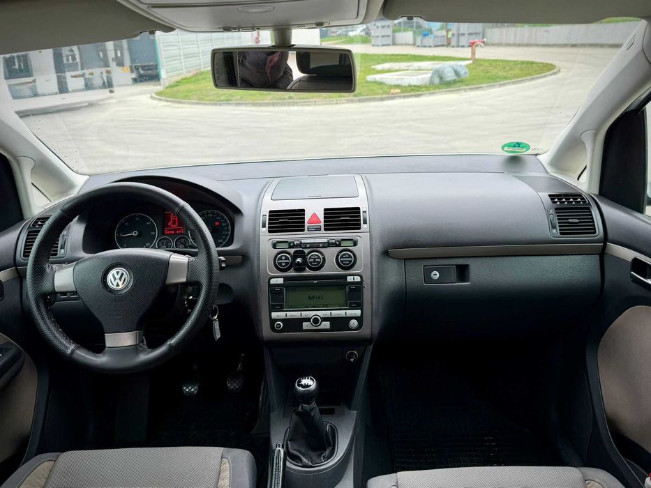 Volkswagen Touran Cross 2008 2.0 TDI 140CP | Clima | Scaune încălzite | Xenon | Pilot |