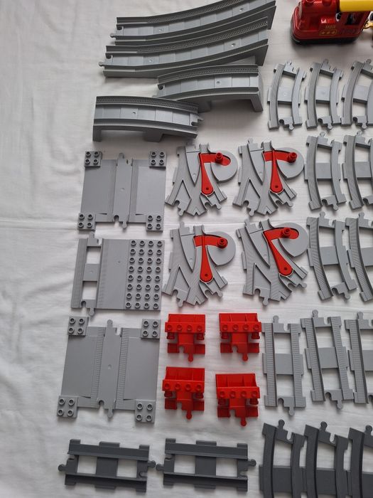 Lot Lego Duplo trenuleț electric.