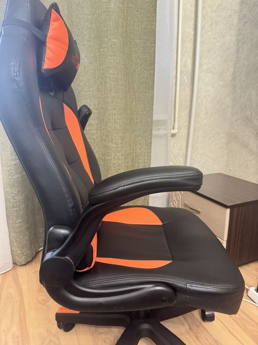 Продаю новое игровое кресло