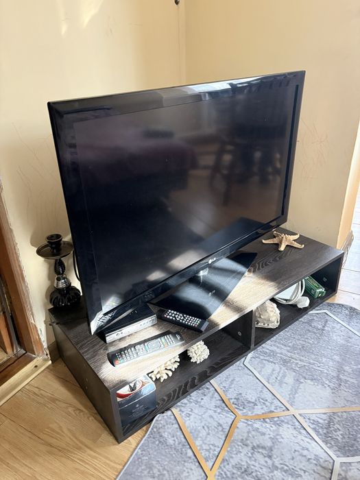 Телевизор LG в хорошем состочнии