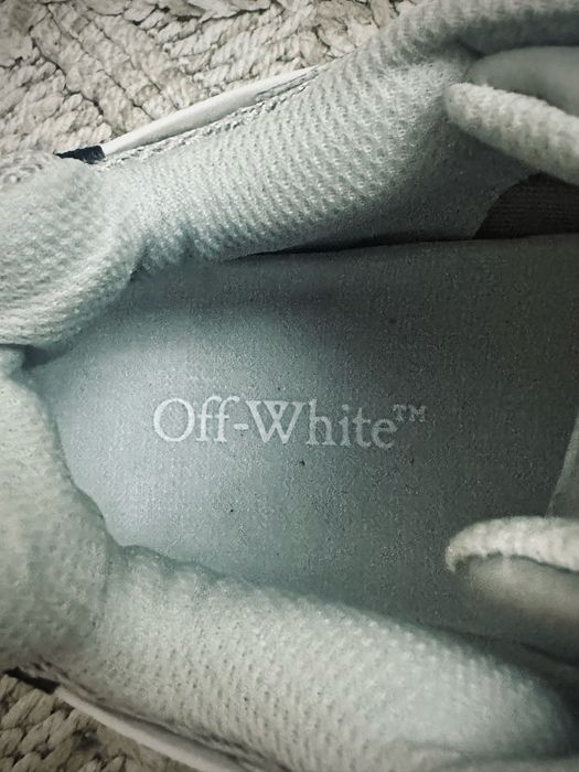Off white Be right Back white silver
