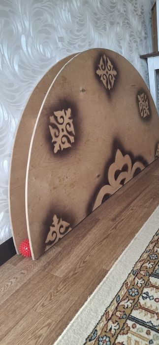 Казахский круглый стол