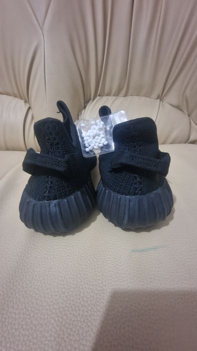Yeezy onyx black