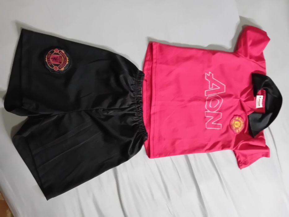 Футболен екип на Manchester united 3-7 години