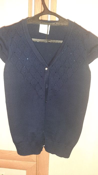 Школьная форма блузки и жилетки