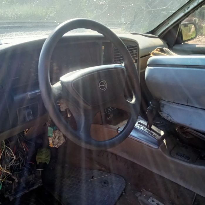 Opel omega а разбор