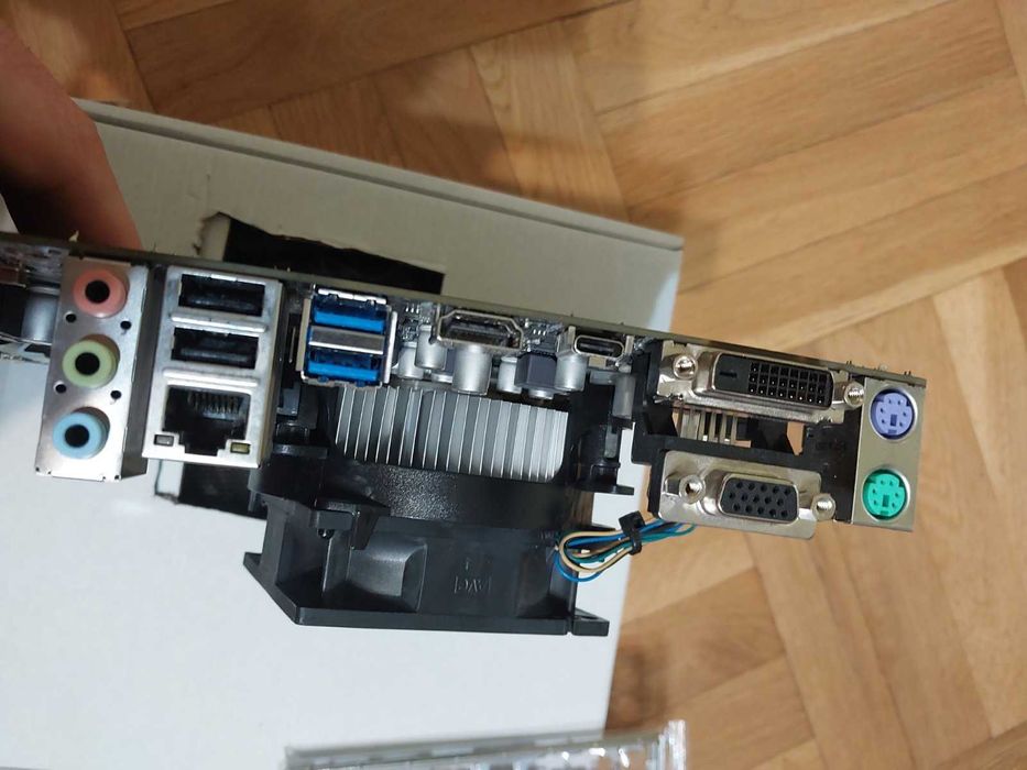 Intel i5 7500 + Asus Prime B250M-A + 16GB 2400Mhz Samsung