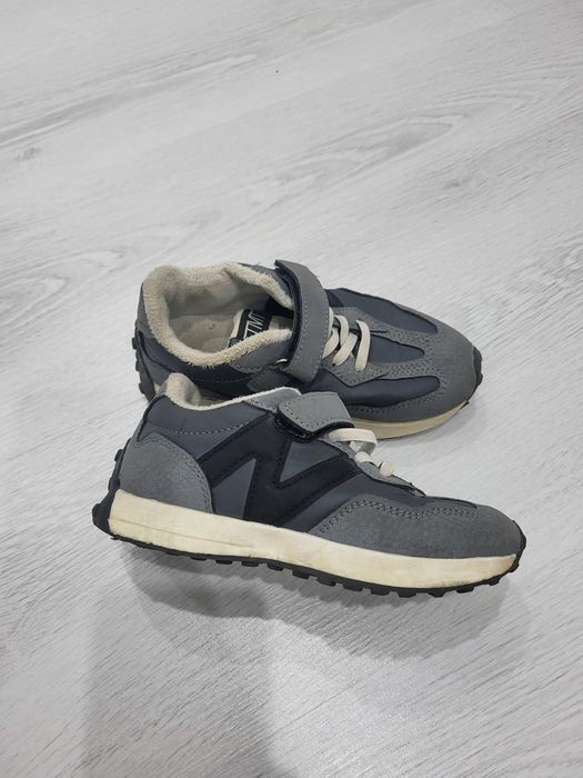 Детские кроссовки