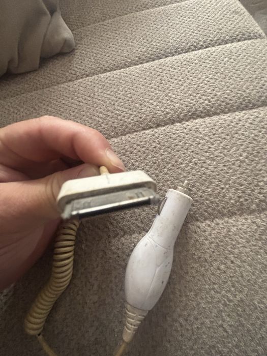 Зарядка от прикуривателья на Iphone 4