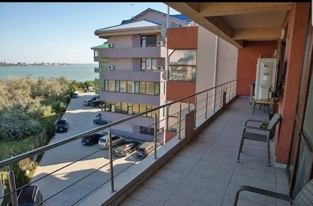 Inchiriez apartament 3 camere (2 dormitoare + 2 băi) Mamaia Sat, parcare, disponibil din septembrie
