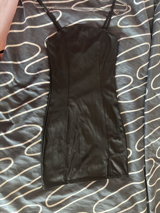 Рокля черна марка H&M