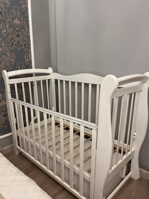 Детский кровать + комод