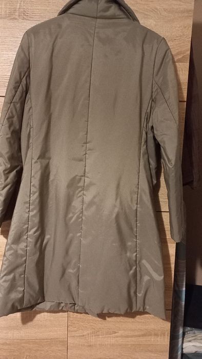 Дамско яке меко и топло за студените зимни дни.Дамско палто малко под