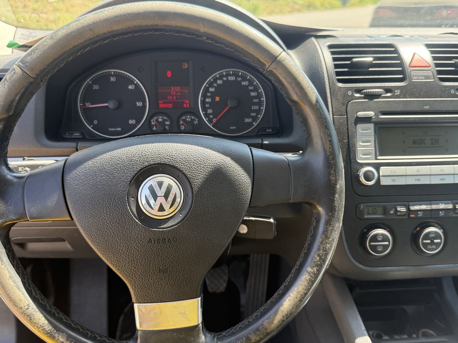 Golf 5 break 1.9 diesel    2100€ fix
