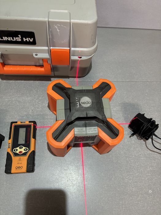 Nivela laser cu linii Nedo primus hilti bosch