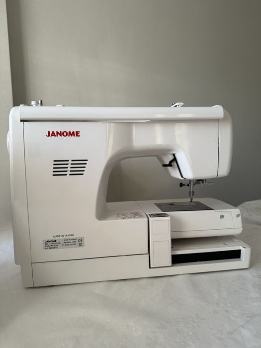 Вышивальная машина Janome MC 370E